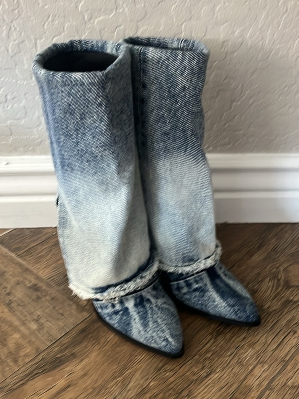 Steve Madden Denim Ombre Pointed-Toe Women’s Jeans Boots